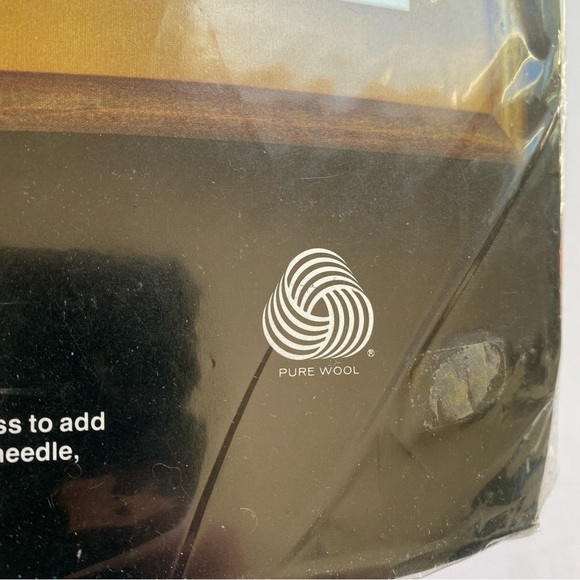 Vintage NOS White House Inn Dimensions Needlepoint Kit #2125 1980 New - Picture 5 of 6